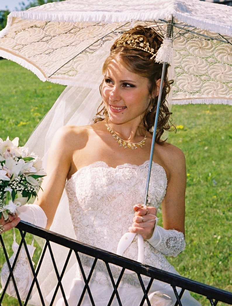 Mandy Bridal Veil Two Tiers Shoulder Wrist Length image 3