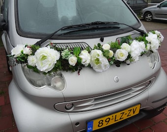 Luxurious Small Wedding Car Decoration: Floral Garland of White Peonies and Roses