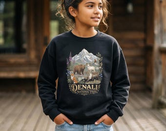 Sudadera infantil Denali / Sudadera de cuello redondo Campfire Cozy Junior Explorer con estampado de fauna de Alaska.