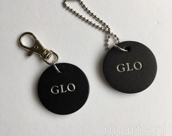 Monogrammed circular tags. Personalised bag tag in different colors.  Set of 2 tags