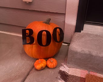 Letras "BOO" de black metal: Decoración de calabaza para Halloween