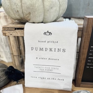 Hand Picked Pumpkin towel| Kitchen Towel| Fall Towel| Fall Decor| Flour Sack Towel| Thanksgiving Towel| Pumpkin Towel