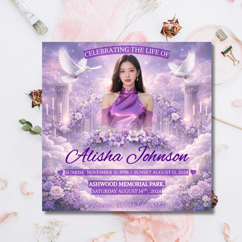Puede incluir: Tarjeta conmemorativa con dise&ntilde;o morado y blanco. Presenta foto de mujer, palomas y elementos florales. El texto incluye "Celebrating the Life of Alisha Johnson", fechas y lugar.