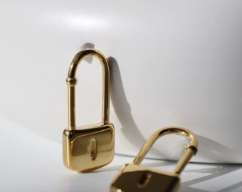 Örhängen med hänglås