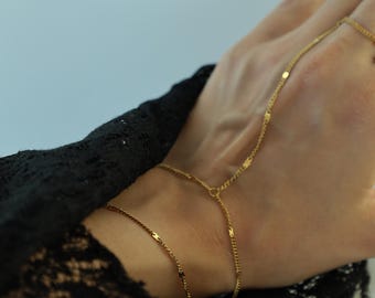 Elegant dubbelkedjigt armband med kedja