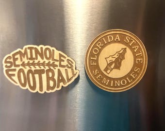 Imanes de madera grabados con láser de los Florida State Seminoles: logotipo y fútbol americano de la FSU. Decoración para aficionados hecha por Jax.