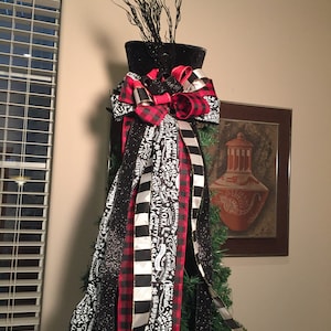 Top Hat Christmas Tree Topper Ribbon Streamers in your choice of colors