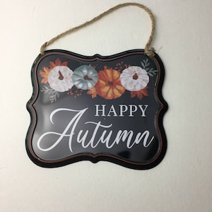 Signo de metal de otoño feliz en blanco y negro signo de metal con calabazas otoño 7 "L x 6"H