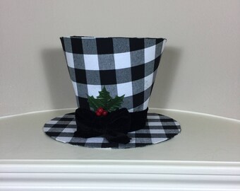 Lg. Black and White Buffalo Check/Plaid  Top Hat Christmas Tree Topper 12" 1 Left It Has a few Glue Spots Also I cut off the bow-As Is