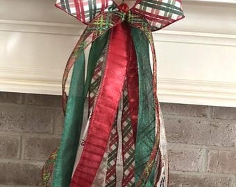 Rood, groen en goud geruit decoratief grote strik Bedraad lint, krans, lantaarndecoratie