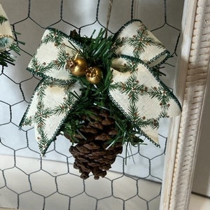 Hand-Crafted Christmas Garland Bow Pinecone Ornaments