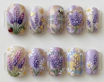 Lavender Floral Press on Nails | 3D Hand-Painted Daisy Bumblebee Fake Nails | Luxury Gold Foil Custom Short Round Glue on Nails Set