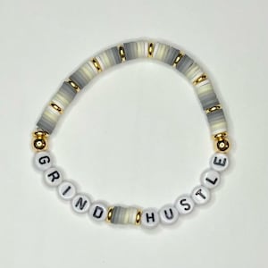 Finish Strong Bracelet – Grind Hustle Gray Ombre Beaded Bracelet for Hitting Year-End Targets