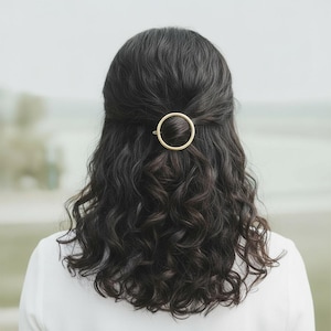 Minimalist Gold Hair Clips - Etsy display picture 1
