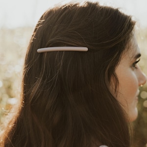 Simple Line Bar Hair Barrette (2 clips), Understated Elegance Minimalism Clean Style, Simple Half-Up Side-Part Hair Accessory