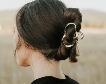Small Trendy Minimal Hair Claw Clip for Everyday Hair Style, Line Metal Hair Clip Bun Holder, Modern Hair Claw, Elegant Updo Hair Accessory