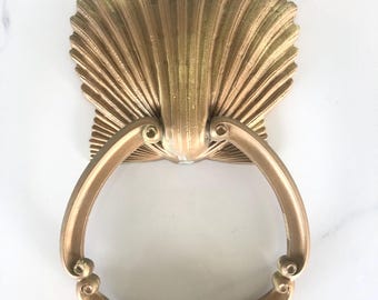 Vintage shell towel holder