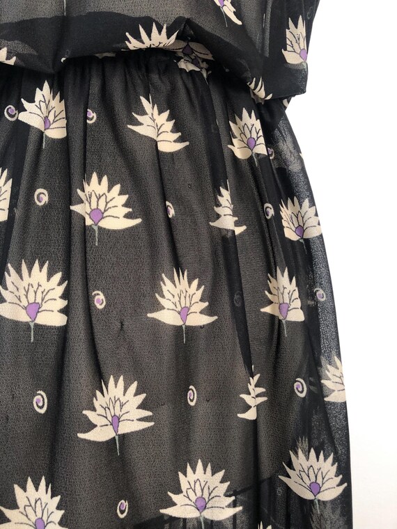 1970s Lotus Flower Dress - image 16