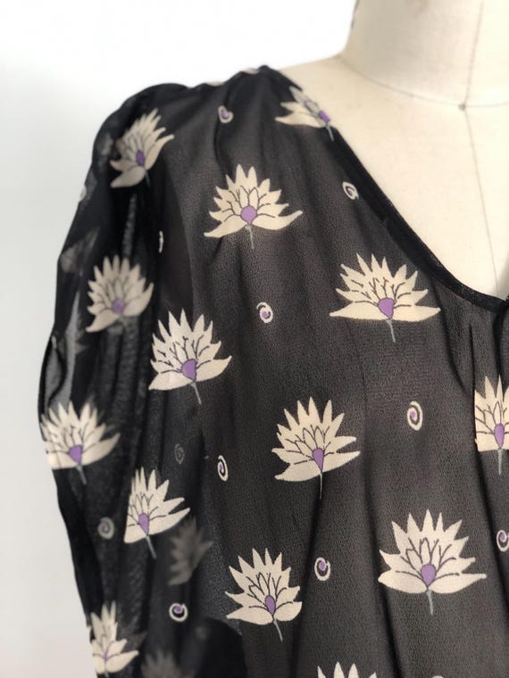 1970s Lotus Flower Dress - image 9