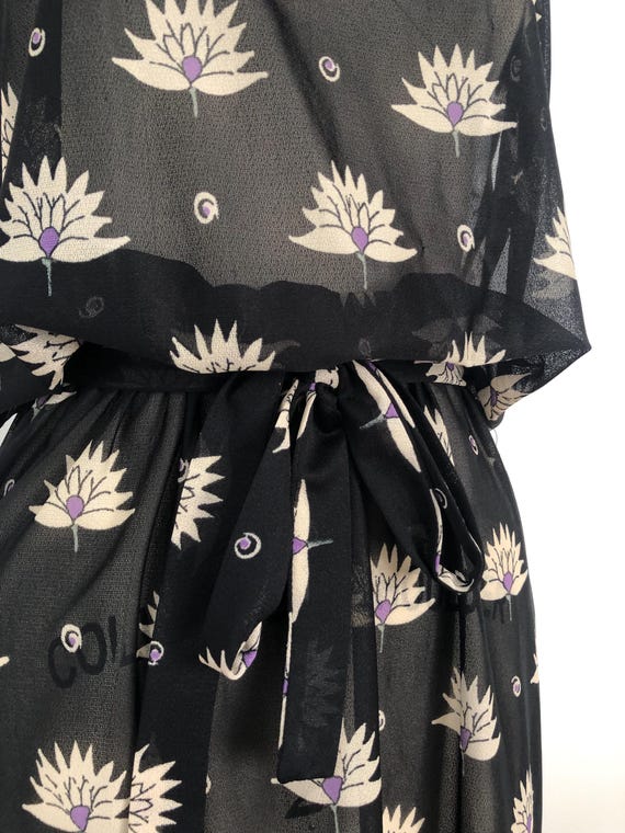1970s Lotus Flower Dress - image 14