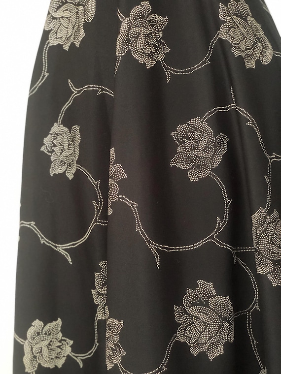 1970s Monochrome Flower Dress - image 5