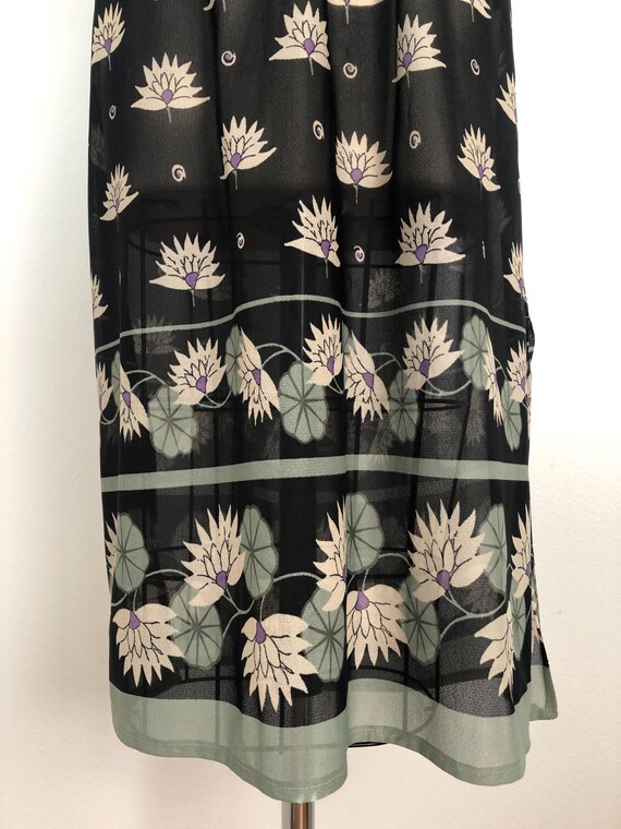 1970s Lotus Flower Dress - image 10