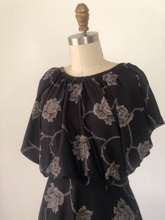 1970s Monochrome Flower Dress - image 2
