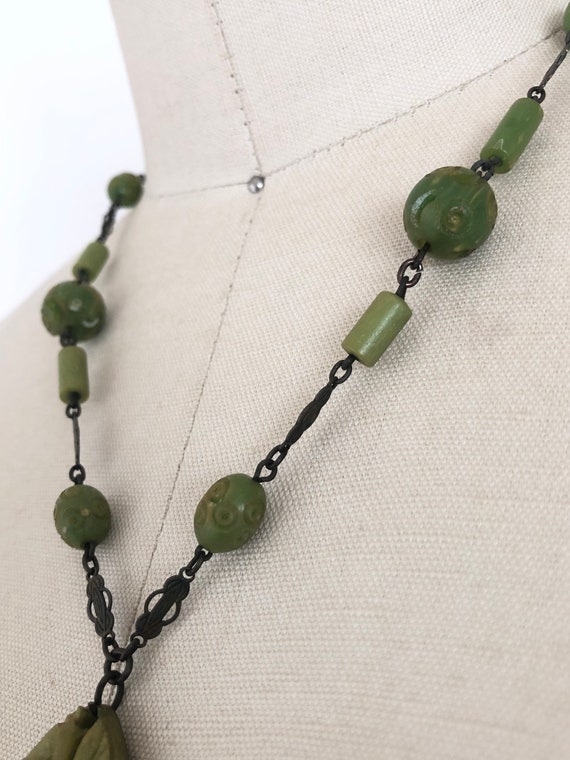 1930s Green Herbal Carved Necklace - image 6