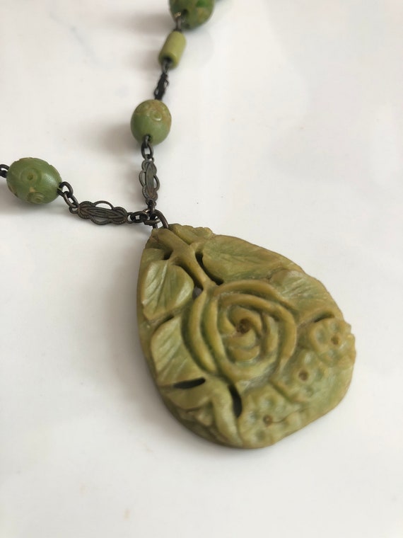 1930s Green Herbal Carved Necklace - image 4