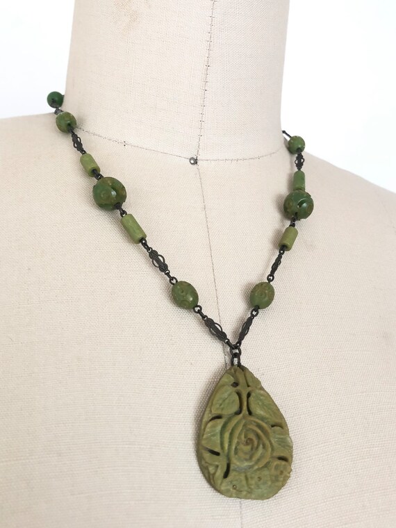 1930s Green Herbal Carved Necklace - image 9