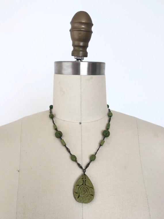 1930s Green Herbal Carved Necklace - image 5
