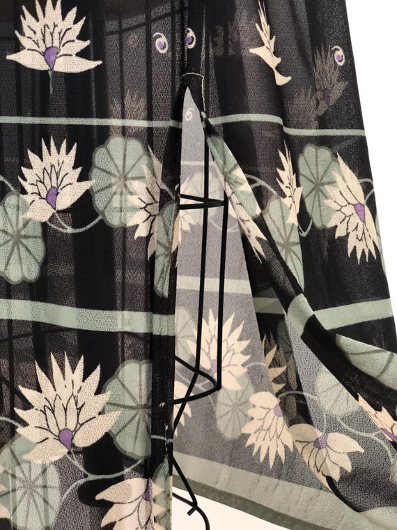 1970s Lotus Flower Dress - image 12