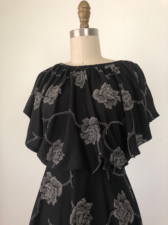1970s Monochrome Flower Dress - image 4