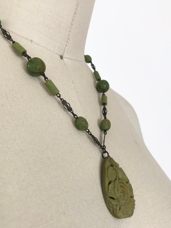 1930s Green Herbal Carved Necklace - image 2