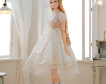 Witte jurk en mutsje (Momoko-maat)