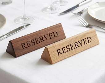 Número de mesa de boda de madera personalizado, cartel de "Reservado" personalizado, tarjeta de lugar de nogal y haya para la decoración de la recepción.