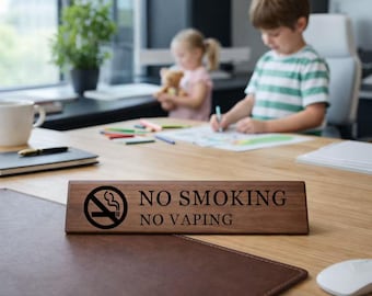Gepersonaliseerde naambordje voor niet-roken bureau | Gegraveerd notenhouten kantoorbord voor receptie, kliniek en werkplek