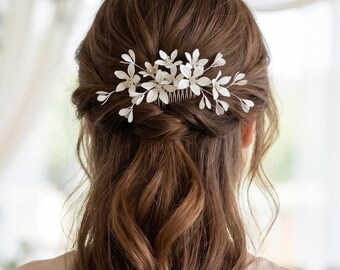 Peineta nupcial floral de resina hecha a mano, peineta lateral de boda color marfil con diamantes de imitación, tocado ajustable de alambre metálico.