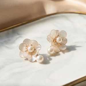 French Vintage Handmade Resin Flower Pearl Stud Earrings, Champagne Beige Bridal Wedding Earrings, Elegant Diamond Accent Jewelry Gift