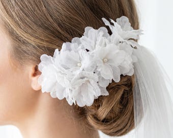 Handmade Tulle Pearl Flower Hair Comb, Beige Bridal Headpiece, French Vintage Wedding Hair Accessory for Bride Bridesmaid