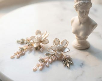Pendientes de resina hechos a mano con borlas de flores, pendientes colgantes franceses vintage de perlas rosas color champán para damas de honor de boda.