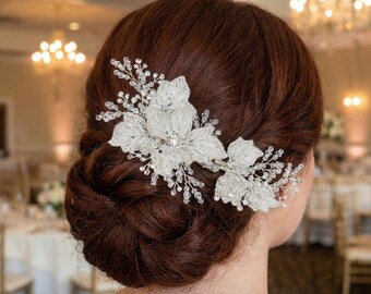 Pinza para el cabello de novia de encaje y cristal hecha a mano, accesorio para el cabello de boda en color marfil y plata, tocado de novia con diamantes de imitación para baile de graduación formal.