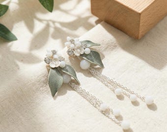Handgemaakte saliegroene bloemenoorbellen kwastje, Franse vintage druppelhanger, statement statement oorbellen bruiloft