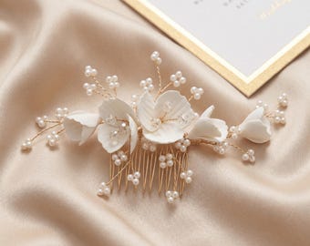 Boho bruids bloem haarkam, handgemaakte polymeerklei parel haarkam, ivoor bruiloft haaraccessoire voor bruid bruidsmeisje