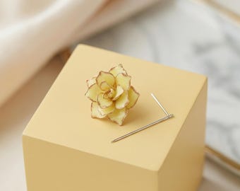 Pendientes de resina con forma de rosa amarilla hechos a mano con borde de purpurina dorada, poste de plata 925, joyería floral para novias, regalo para mujer.