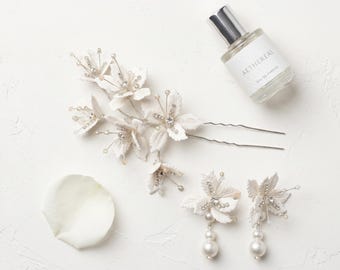 Handgemaakte parelkristal bruidshaarspeld en oorbellen set, beige bloemen bruiloft hoofddeksel, vintage bruid haaraccessoires