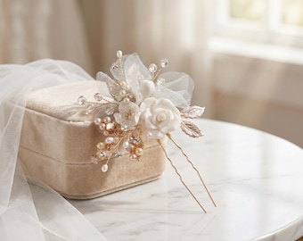 Horquilla nupcial de rosa de arcilla polimérica hecha a mano, broche en U de boda con perlas y cristales, broche lateral de novia de malla color oro champán