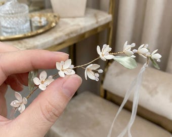 Saliegroene bruidshoofdband, handgemaakte bloemenkristal bruiloft haarstok, bos bruiloft bruid haaraccessoire
