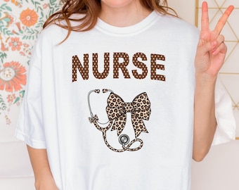 T-shirt d'infirmière personnalisé couleur confort avec stéthoscope