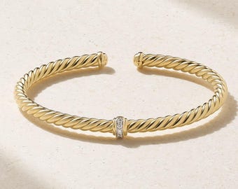 Pulseira de ouro maciço 14K com design de corda torcida e diamantes, delicada pulseira articulada.